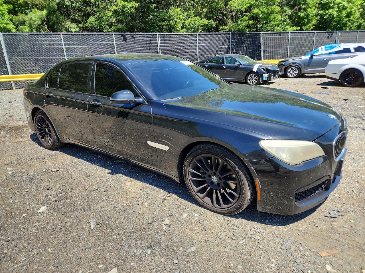 2015 BMW Seria 7 740Li - zdjęcie 4