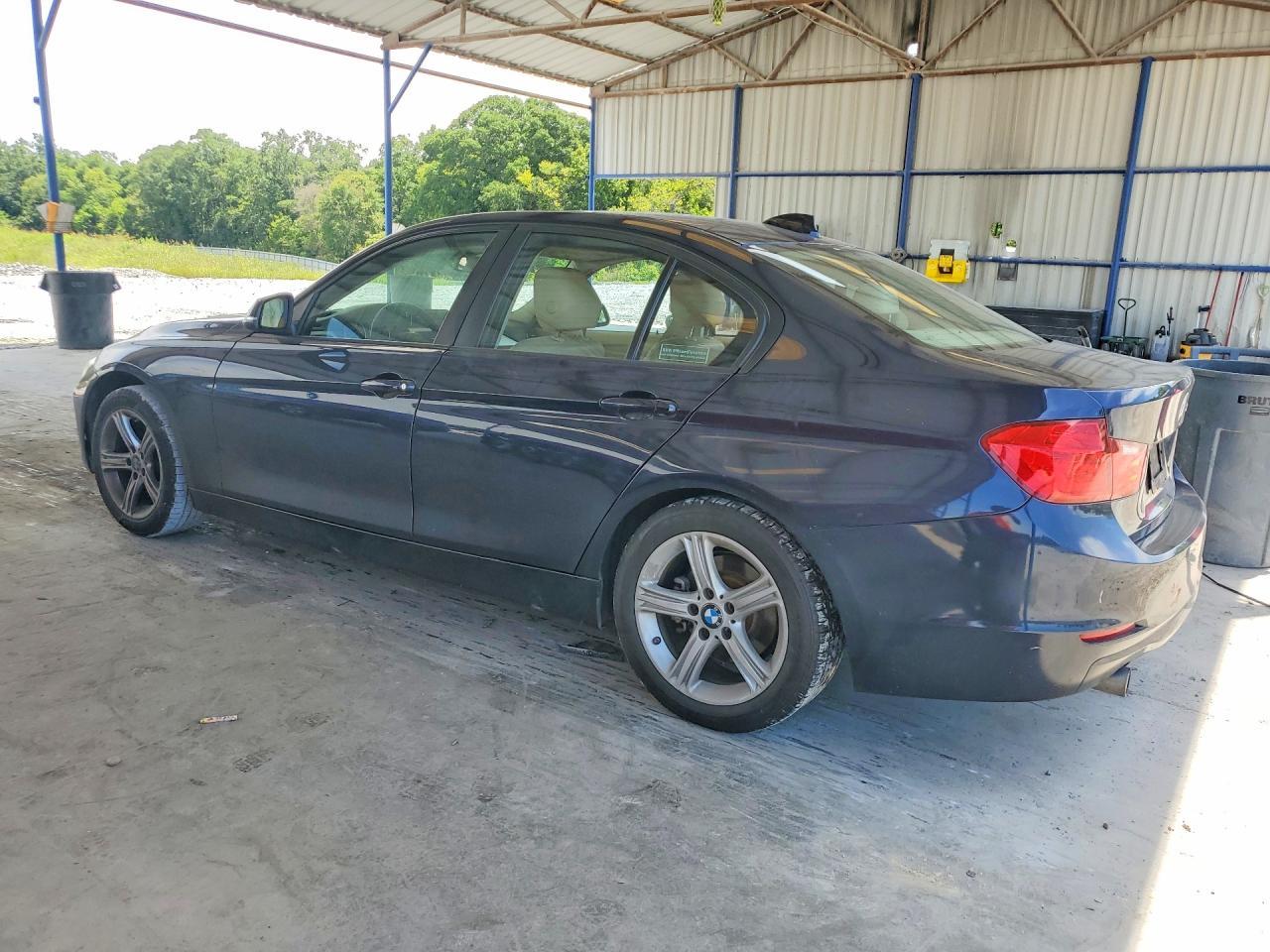 2014 BMW 320 I - zdjęcie 2