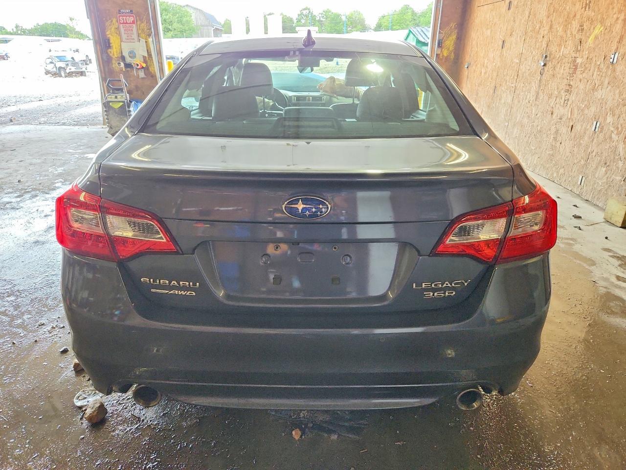 2017 Subaru Legacy 3.6R Limited - zdjęcie 6