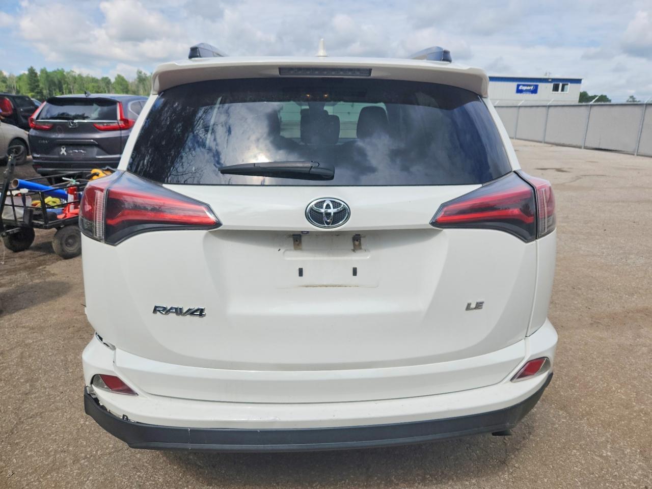 2018 Toyota Rav4 Le - zdjęcie 6