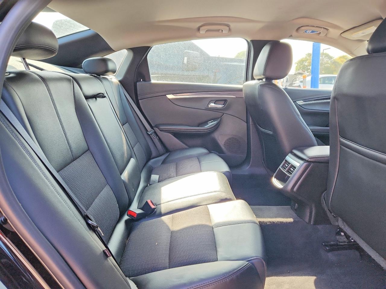 2018 Chevrolet Impala Lt - zdjęcie 10