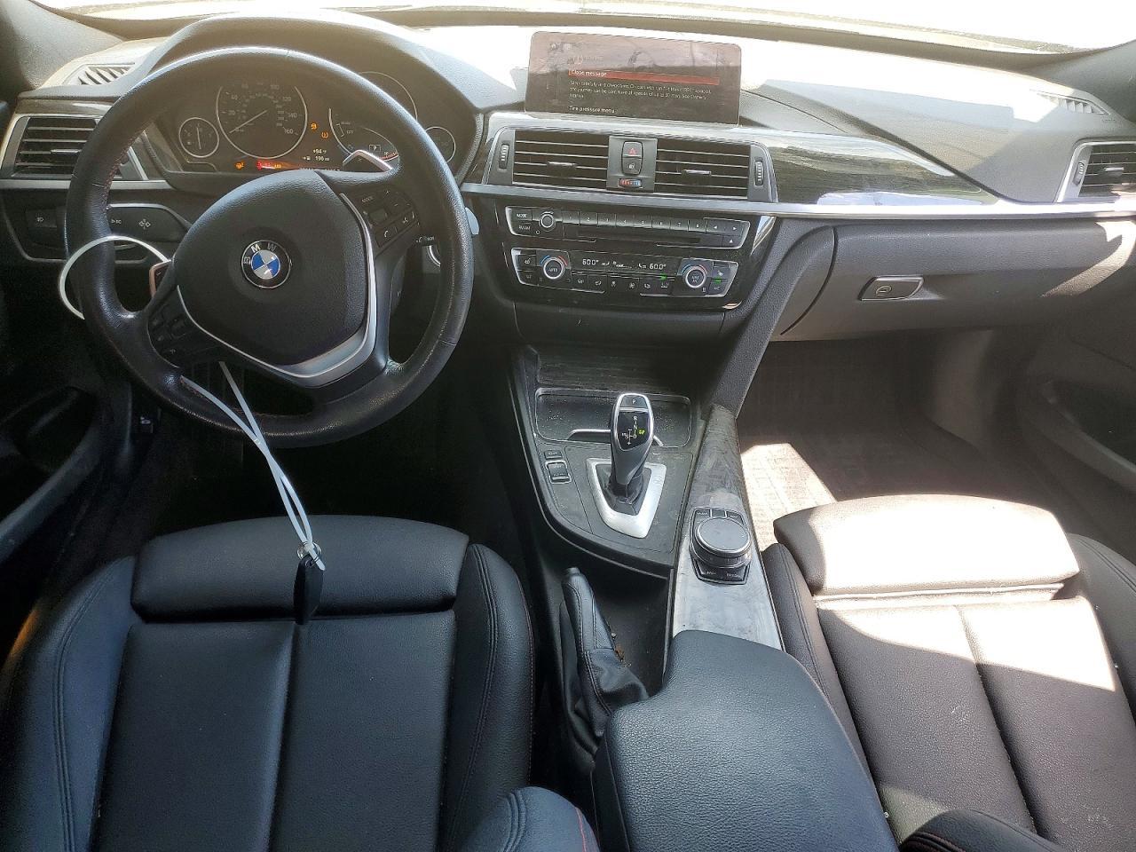 2018 BMW Seria 3 330i - zdjęcie 8