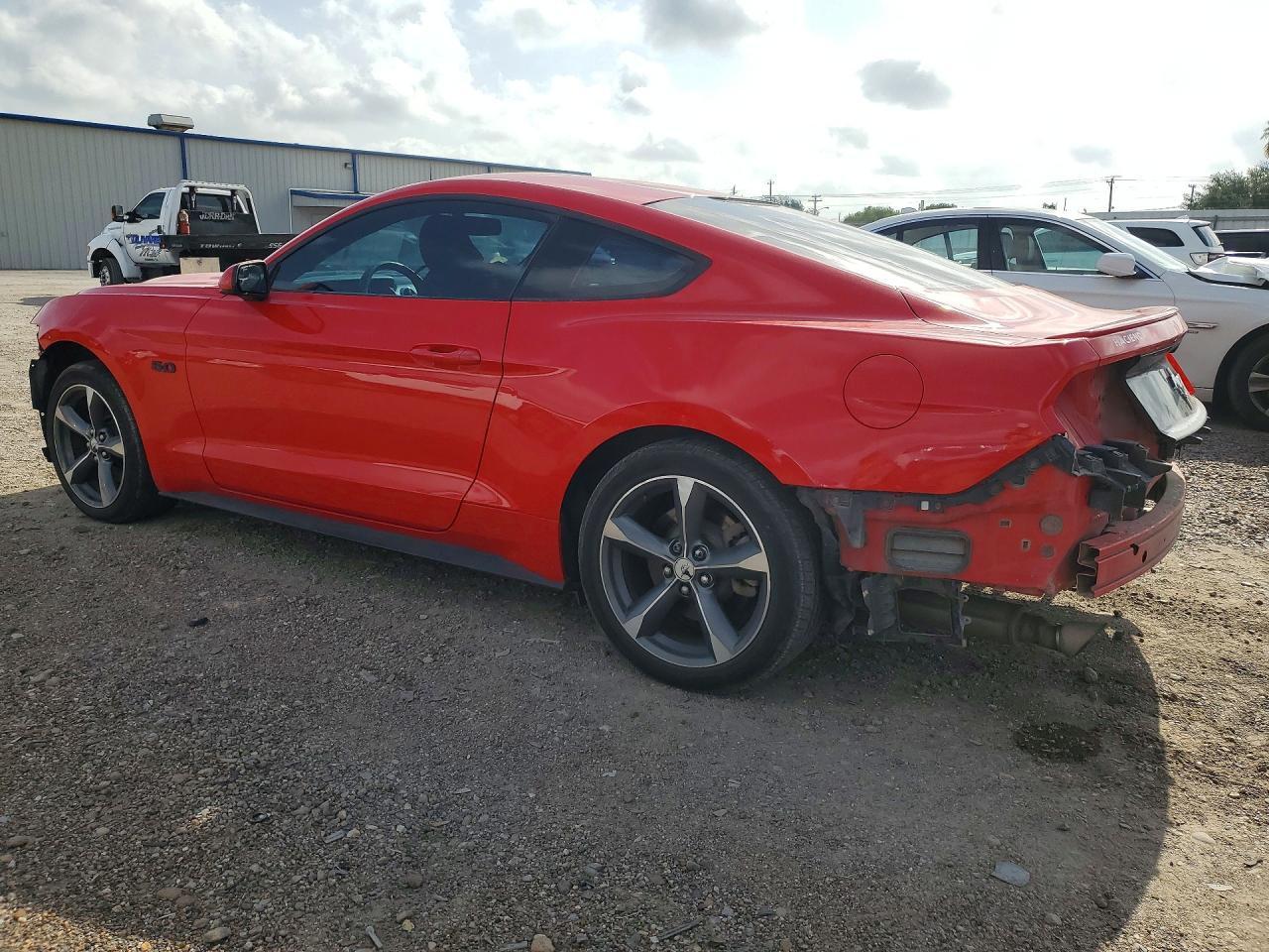 2015 Ford Mustang - zdjęcie 2