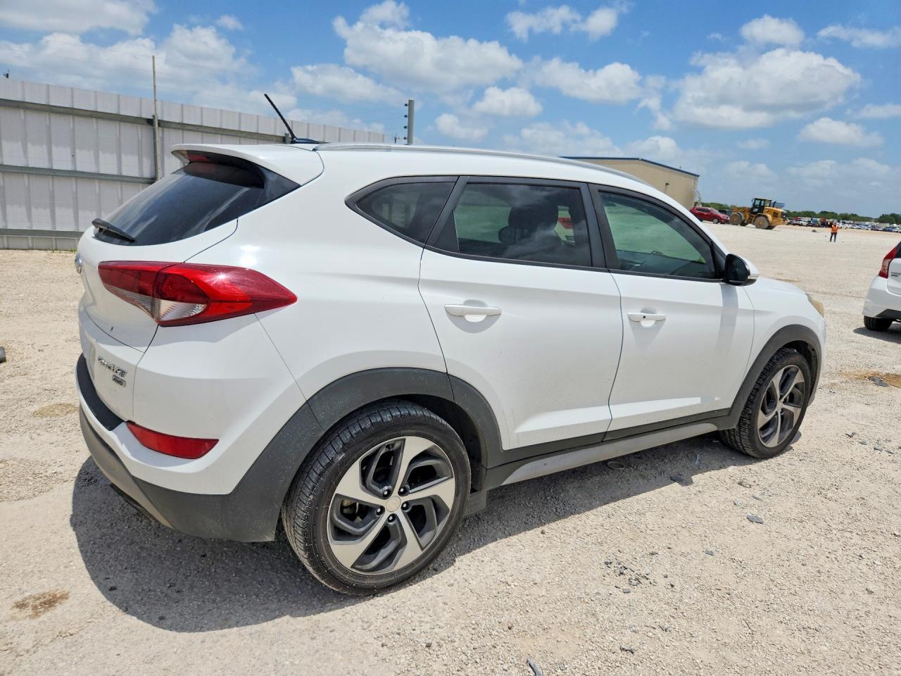 2017 Hyundai Tucson Sport - zdjęcie 3