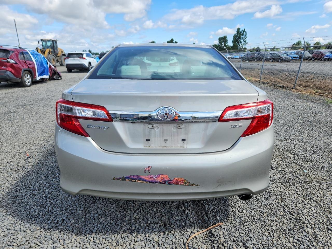 2014 Toyota Camry Xle - zdjęcie 6