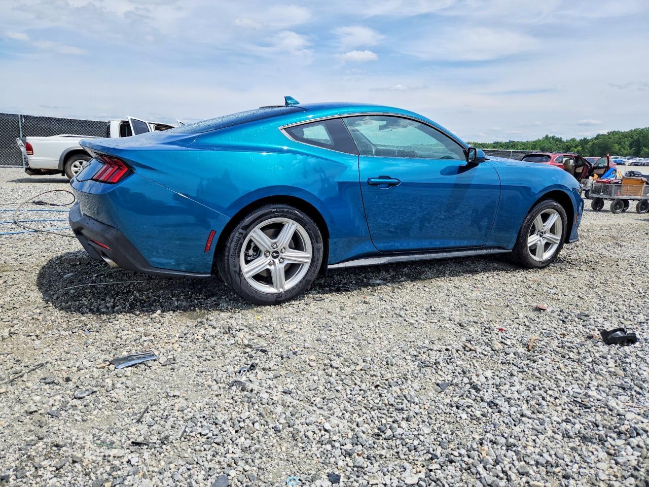 2026 Ford Mustang - zdjęcie 3