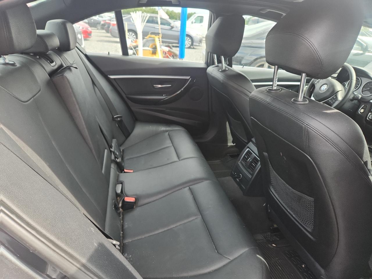 2017 BMW 330 Xi - zdjęcie 10