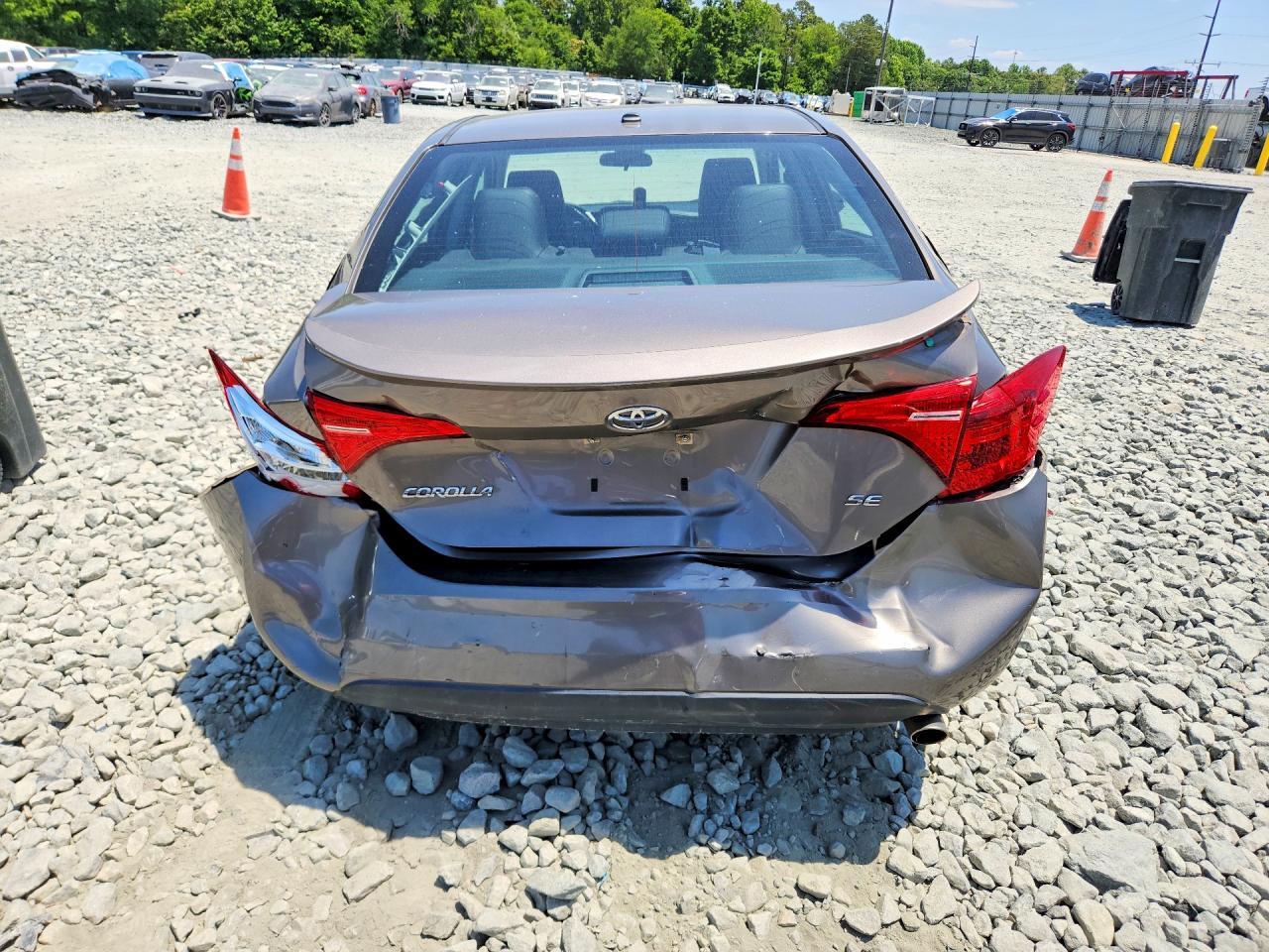 2017 Toyota Corolla Se - zdjęcie 6
