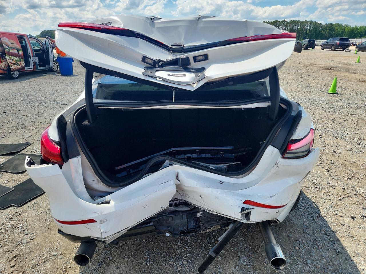2021 BMW Seria 2 228i - zdjęcie 6