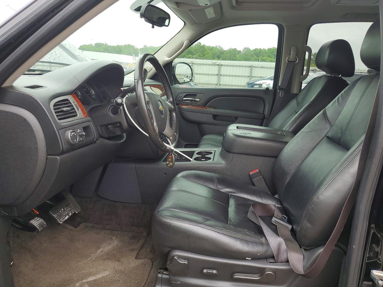 2013 Chevrolet Suburban C1500 Lt - zdjęcie 7