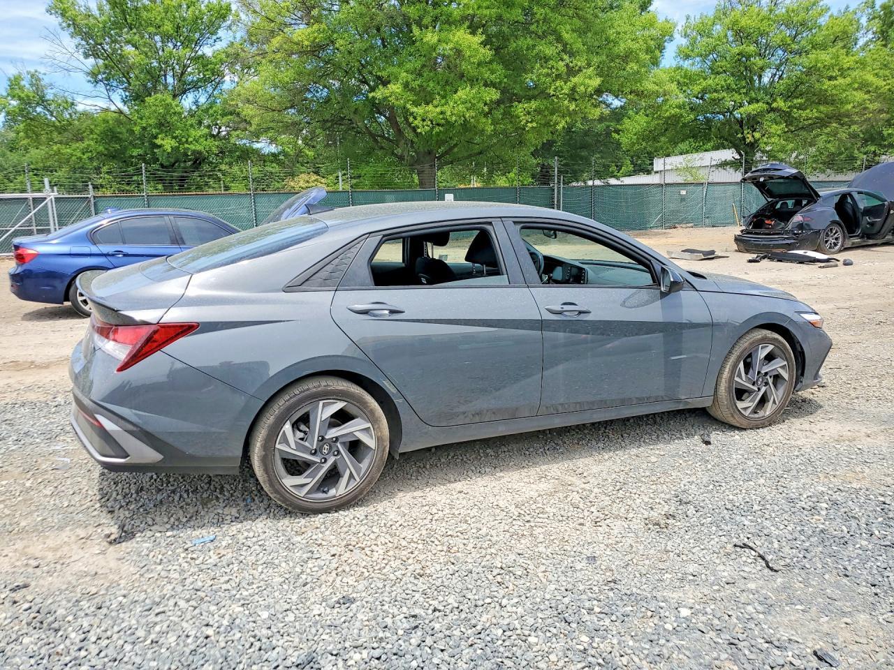 2025 Hyundai Elantra Sel Sport - zdjęcie 3