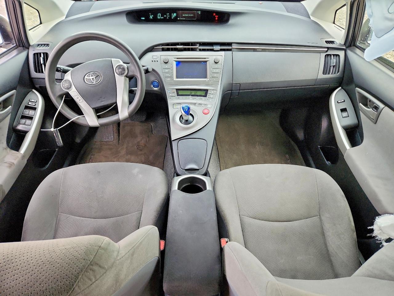 2015 Toyota Prius Two - zdjęcie 8