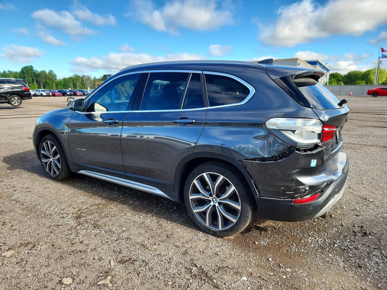 2016 BMW X1 xDrive28I - zdjęcie 2