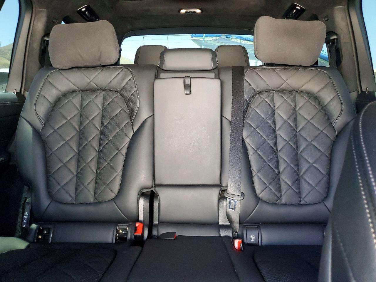 2023 BMW X7 xDrive40I - zdjęcie 10