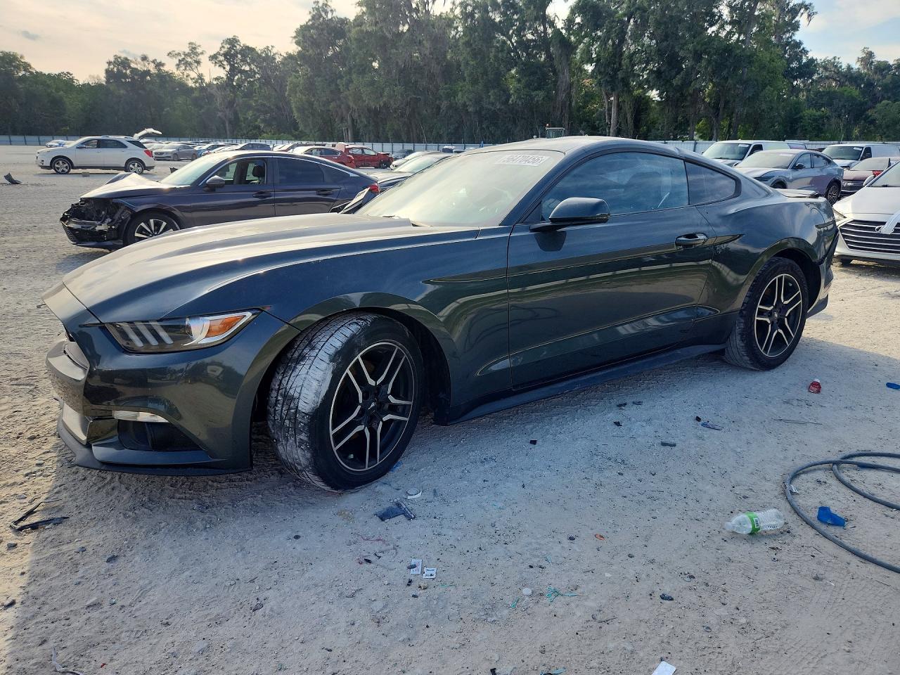 2015 Ford Mustang - zdjęcie główne