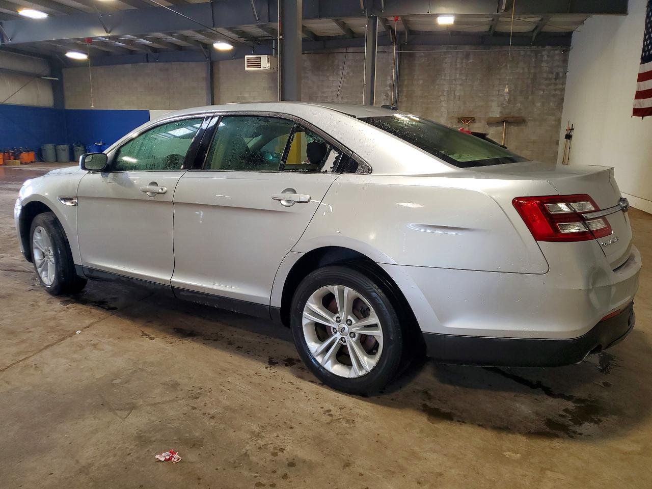 2016 Ford Taurus Se - zdjęcie 2
