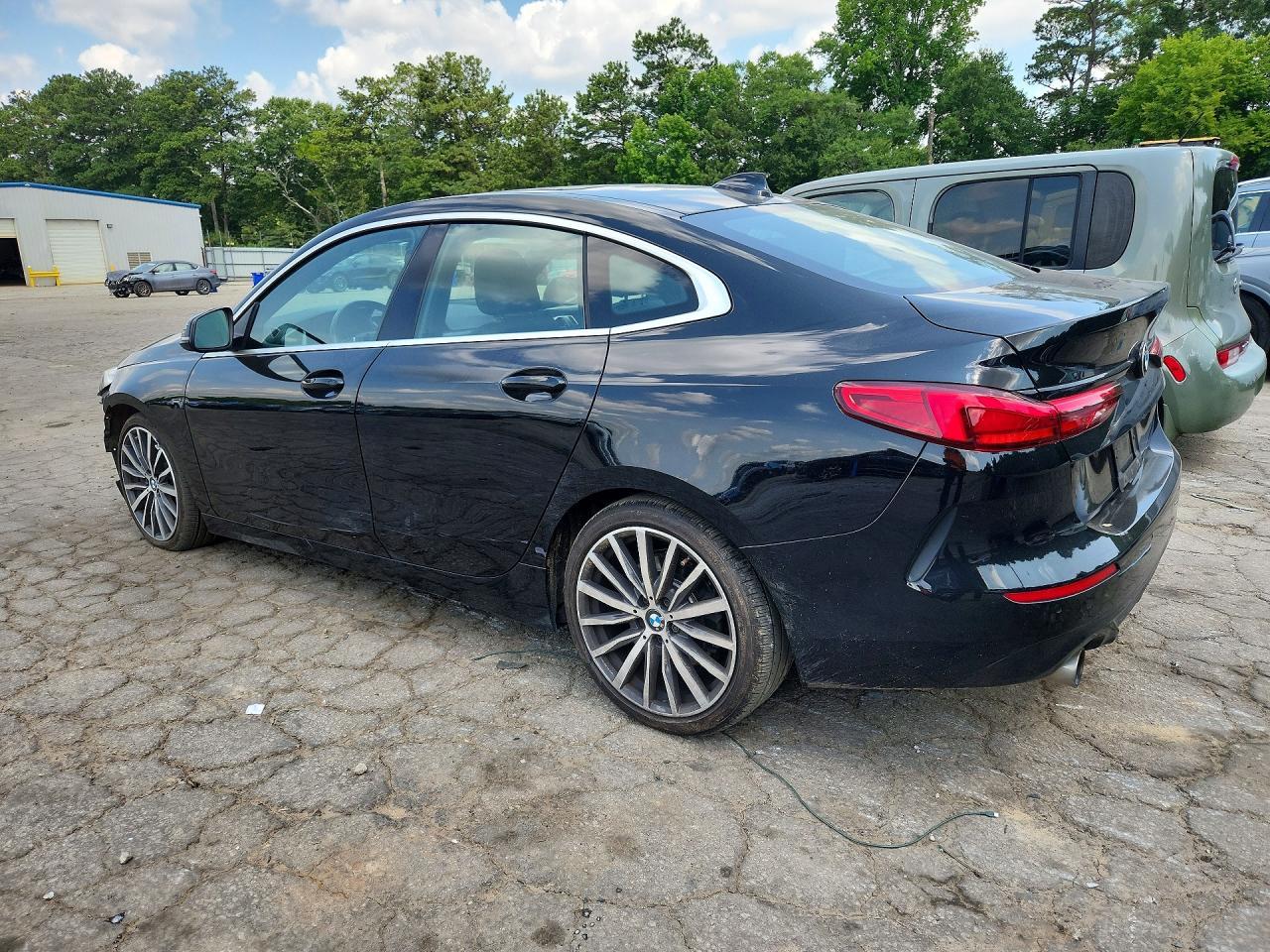 2022 BMW 228I - zdjęcie 2