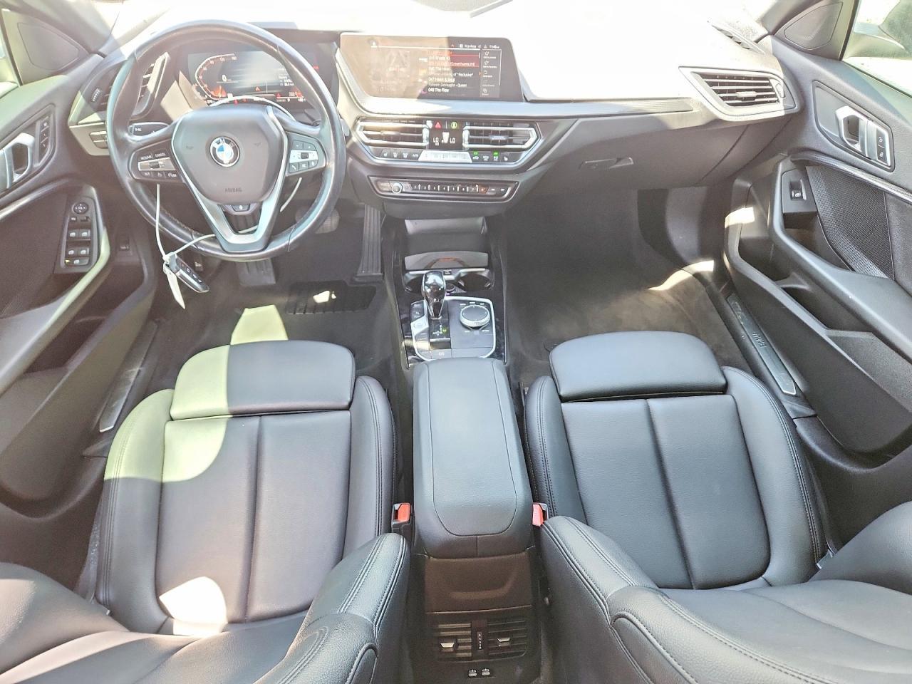 2022 BMW 228Xi - zdjęcie 8