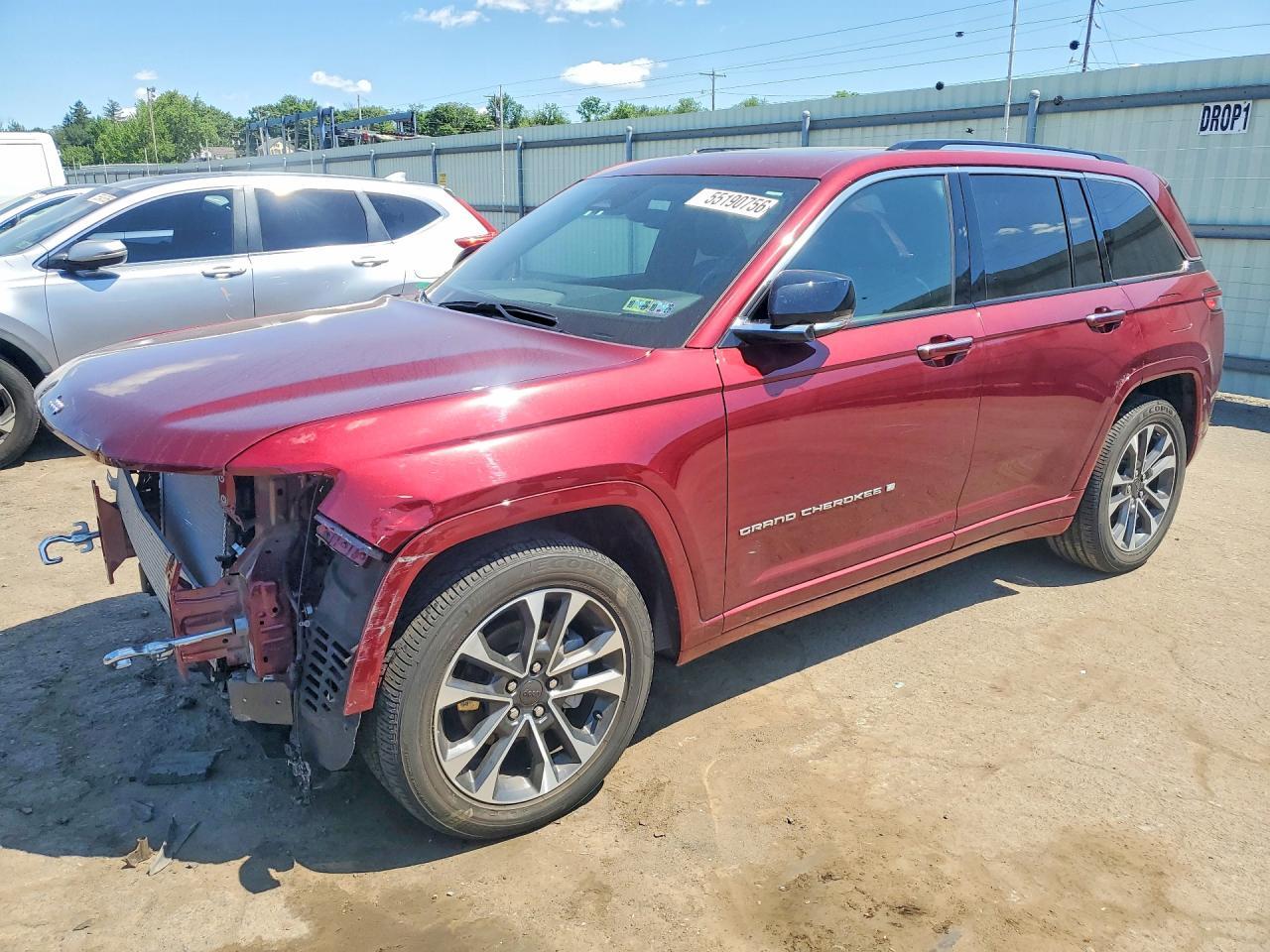 2023 Jeep Grand Cherokee Overland - zdjęcie główne