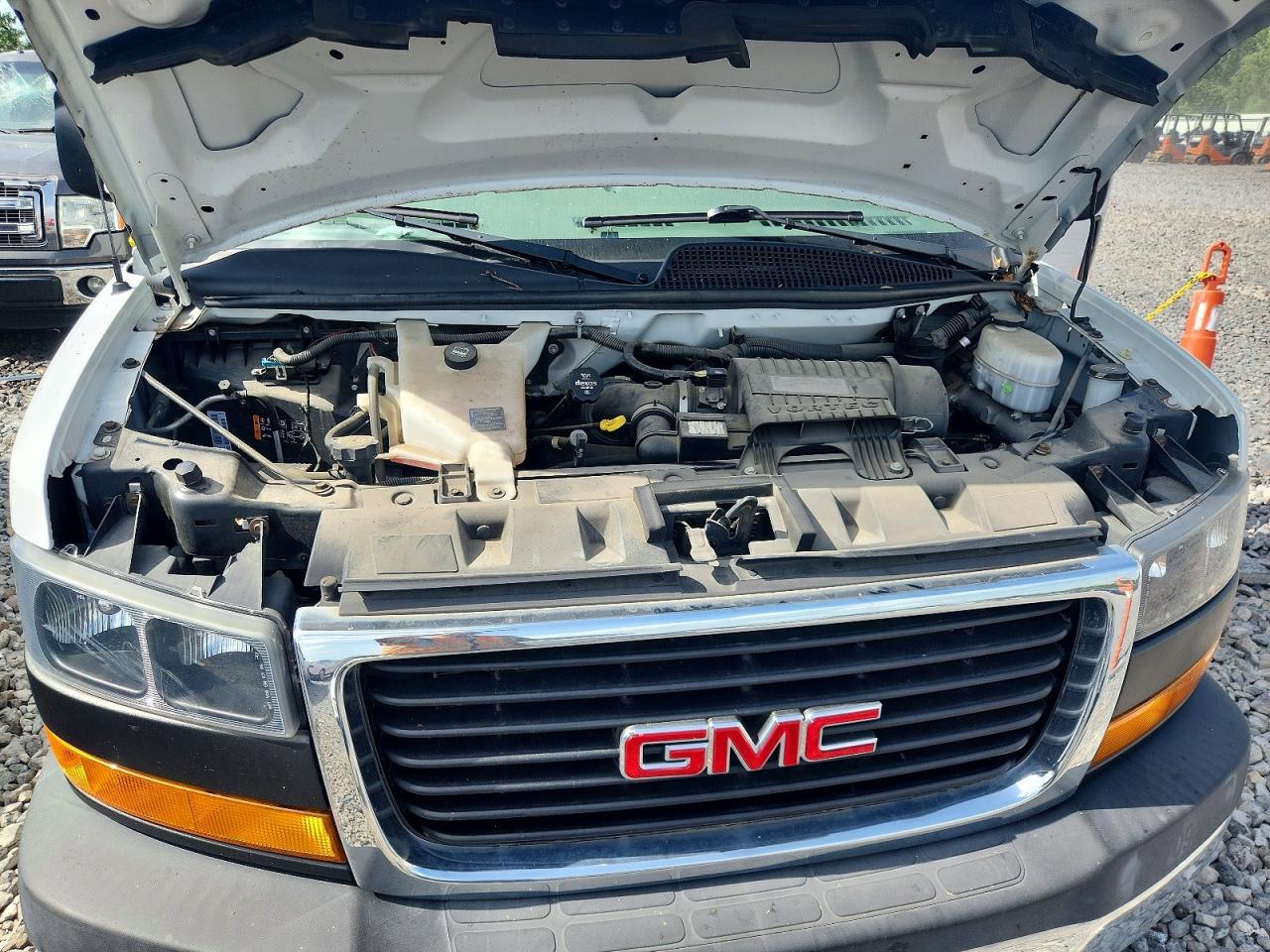 2019 GMC Savana G2500 - zdjęcie 11