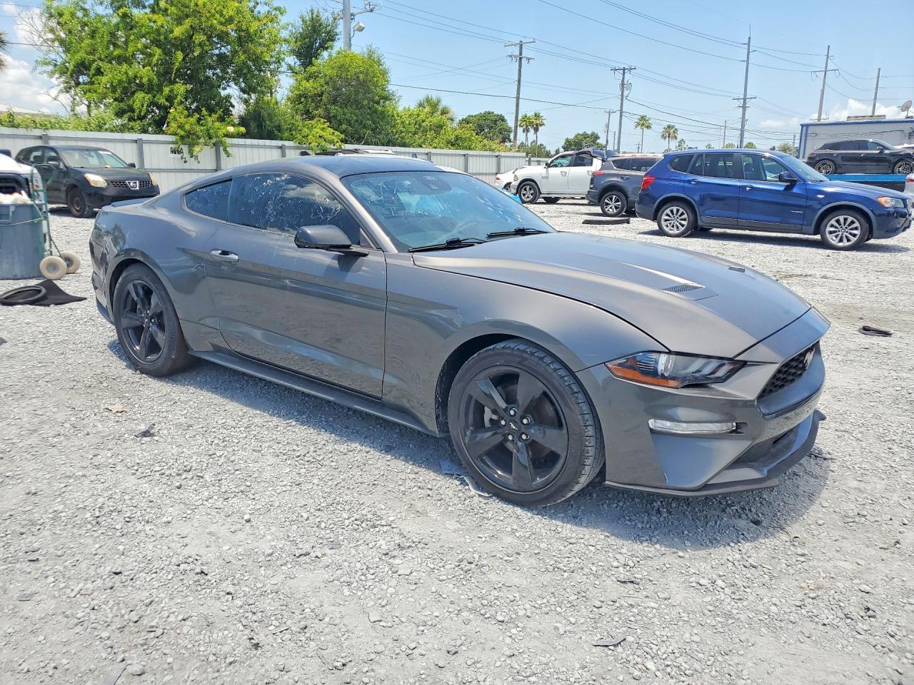 2021 Ford Mustang - zdjęcie 4