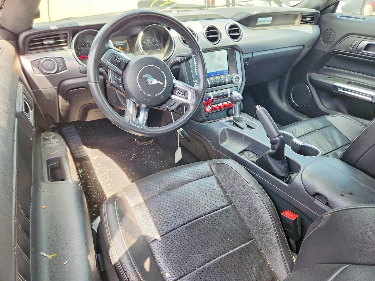 2022 Ford Mustang - zdjęcie 8
