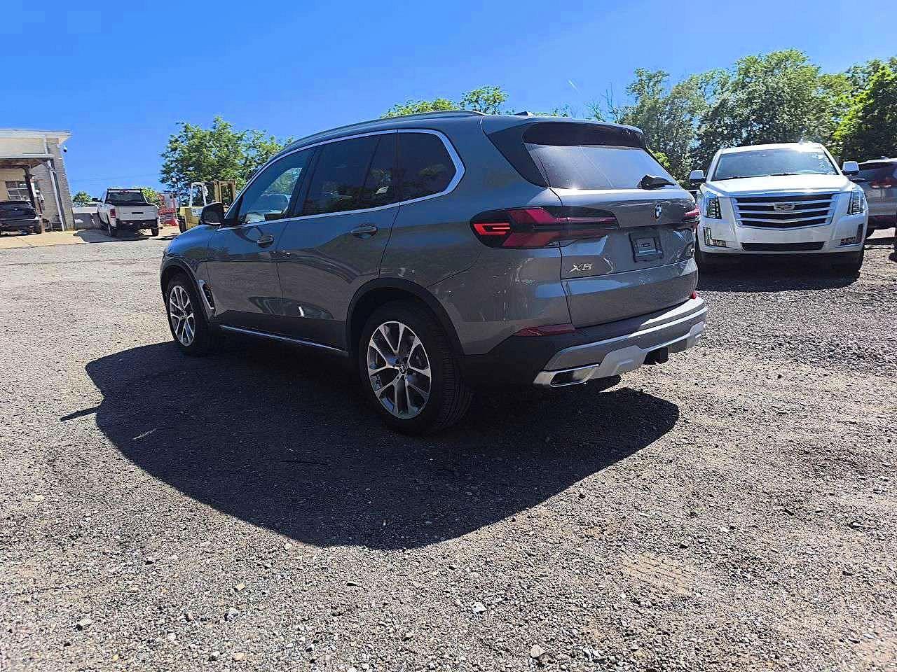 2026 BMW X5 xDrive40I - zdjęcie 2