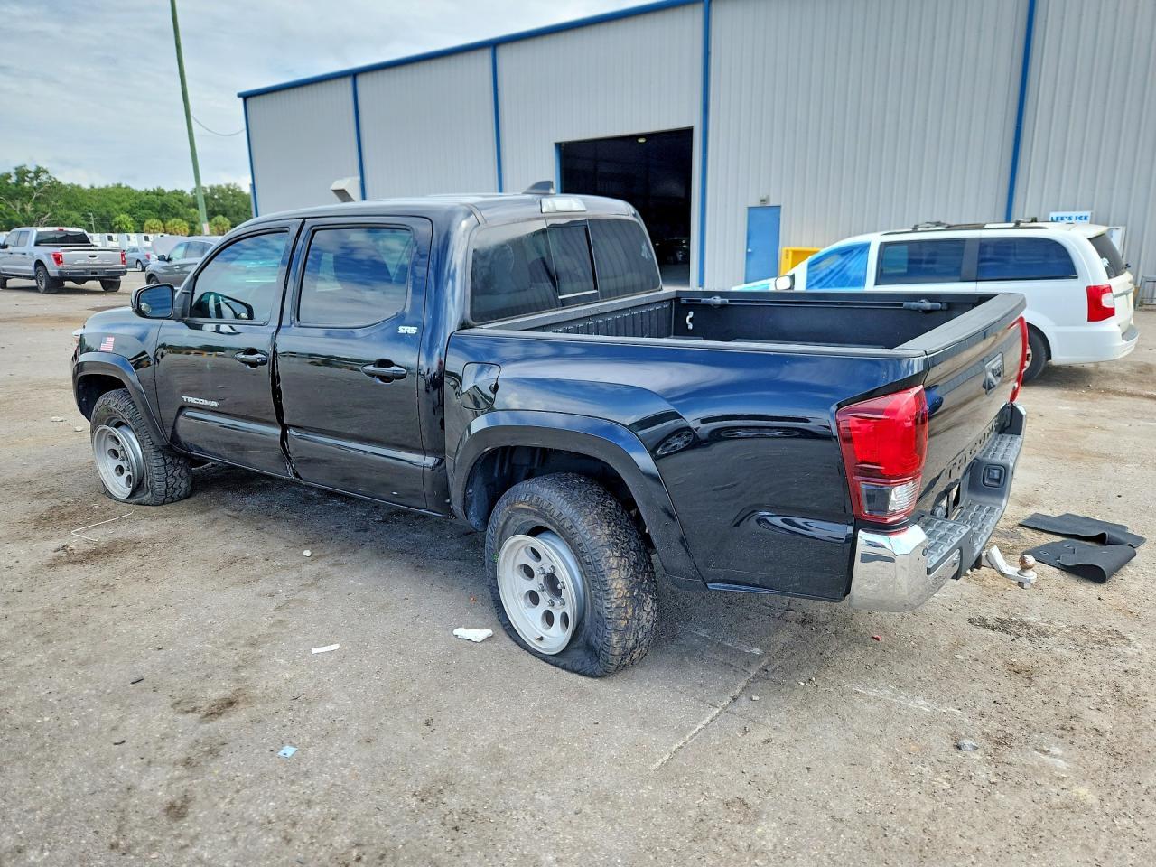 2021 Toyota Tacoma Sr5 V6 - zdjęcie 2