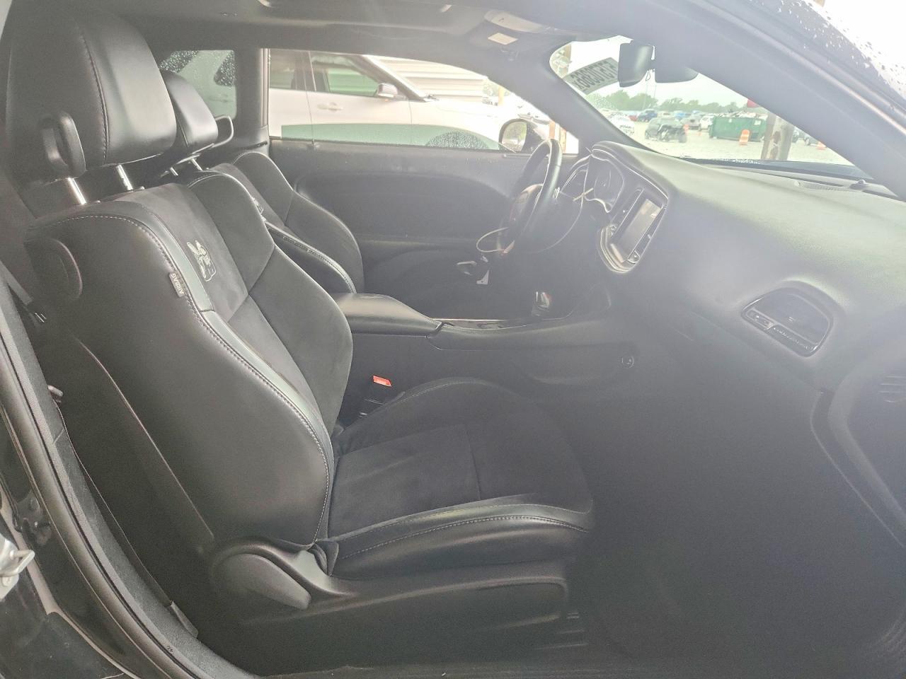 2016 Dodge Challenger R - zdjęcie 10