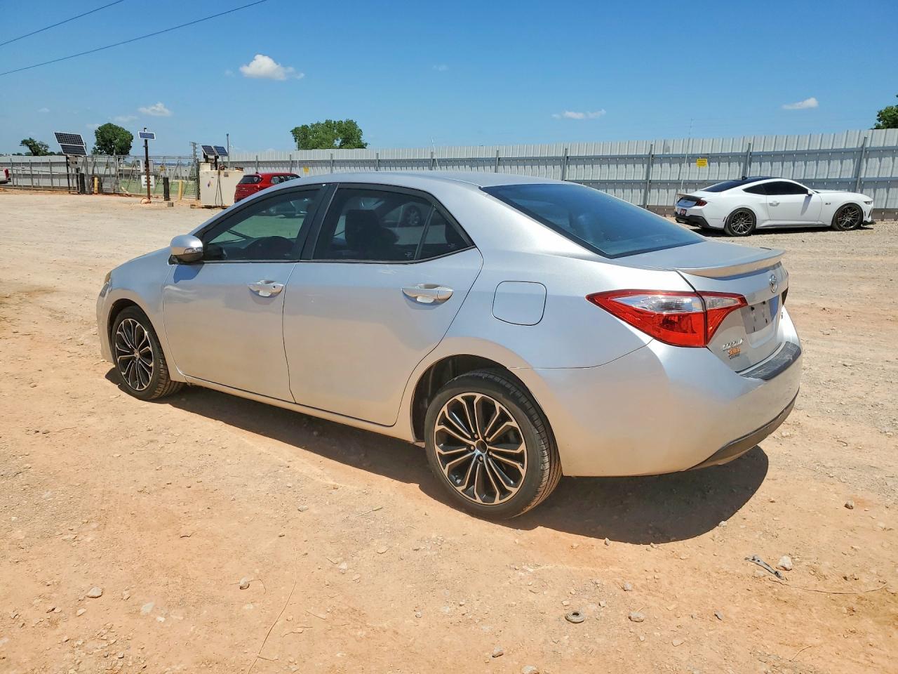 2014 Toyota Corolla S Plus - zdjęcie 2