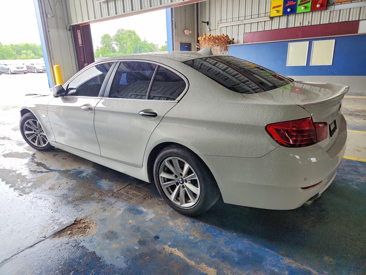 2015 BMW Seria 5 528i - zdjęcie 2