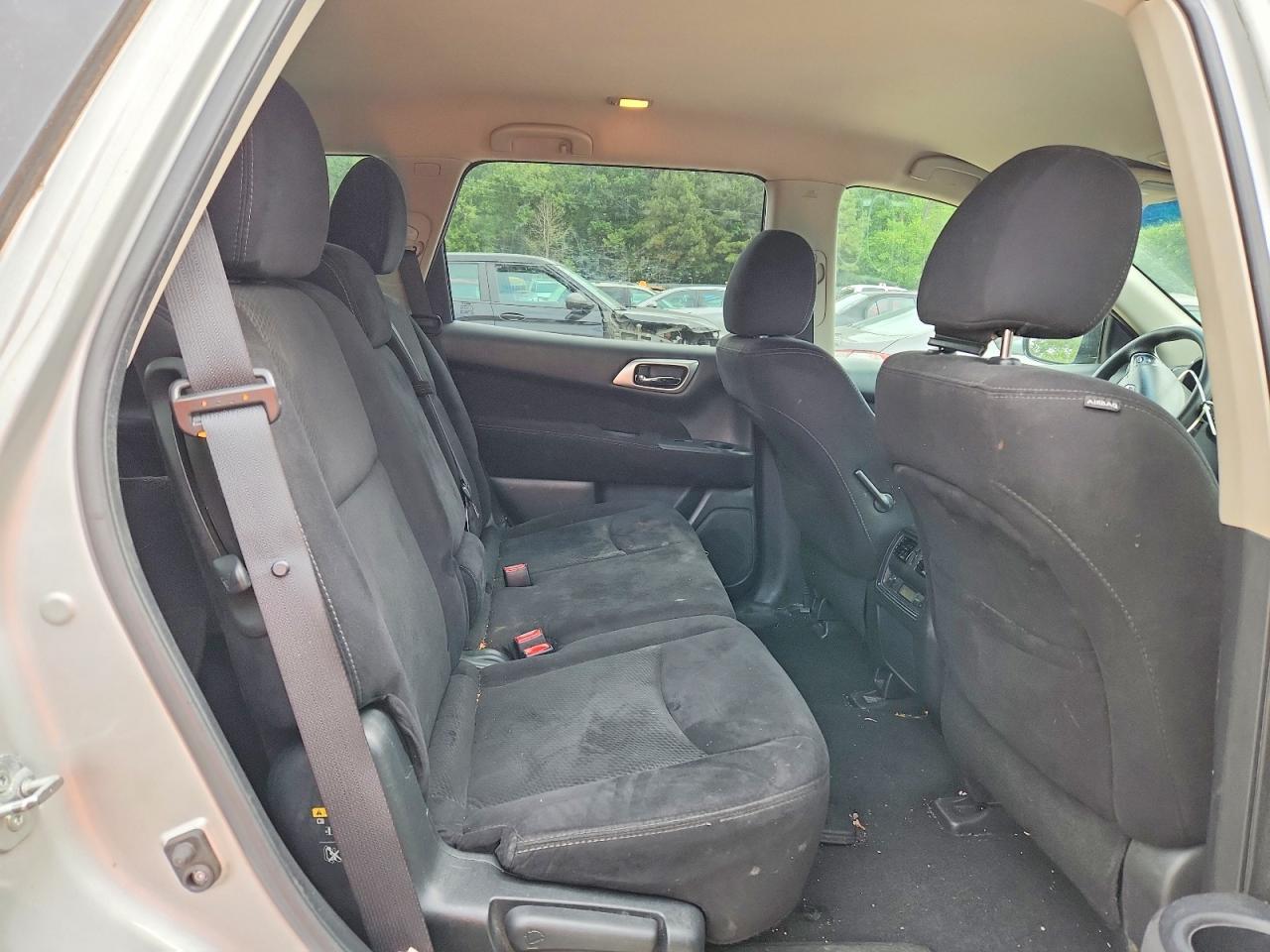 2015 Nissan Pathfinder S - zdjęcie 11