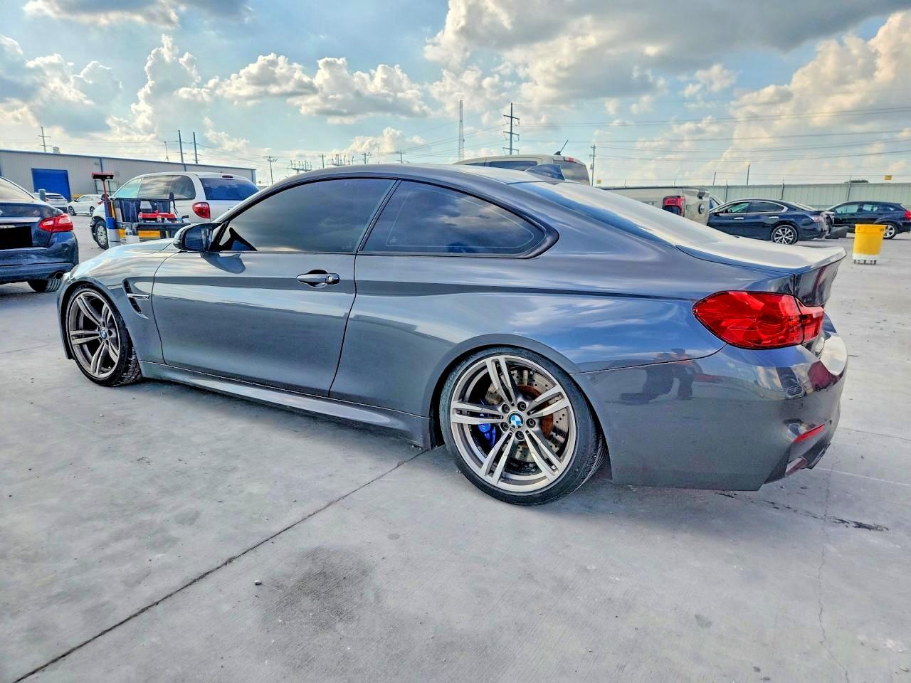 2016 BMW M4 - zdjęcie 2