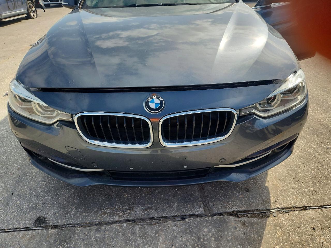 2018 BMW 330 I - zdjęcie 11