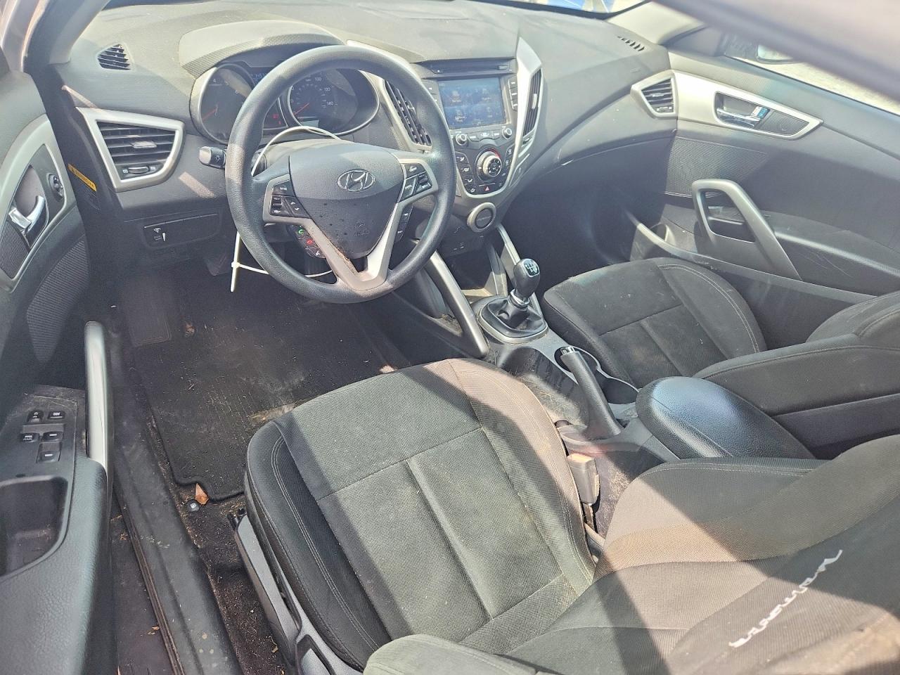 2016 Hyundai Veloster Base - zdjęcie 8
