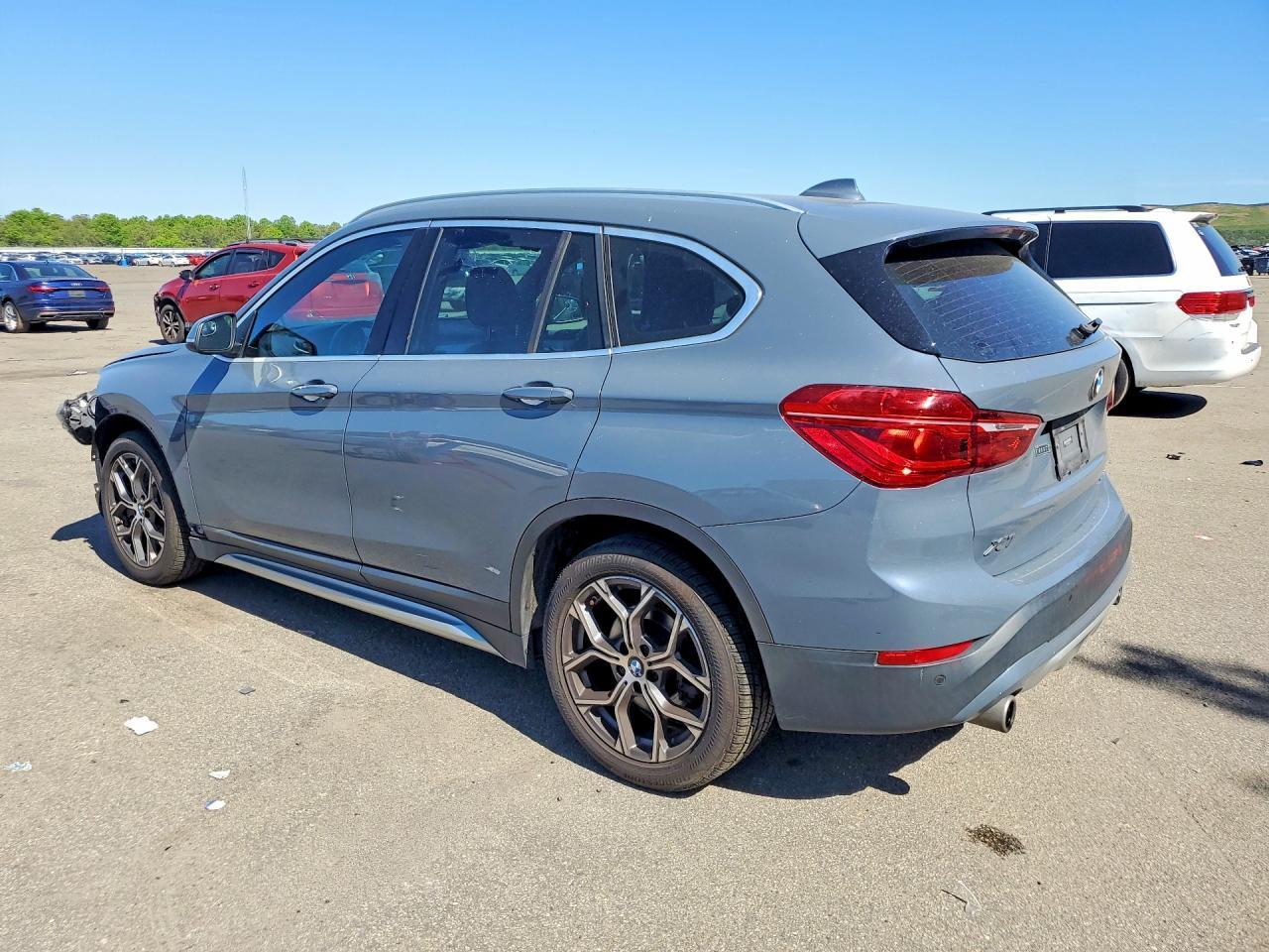 2021 BMW X1 xDrive28I - zdjęcie 2