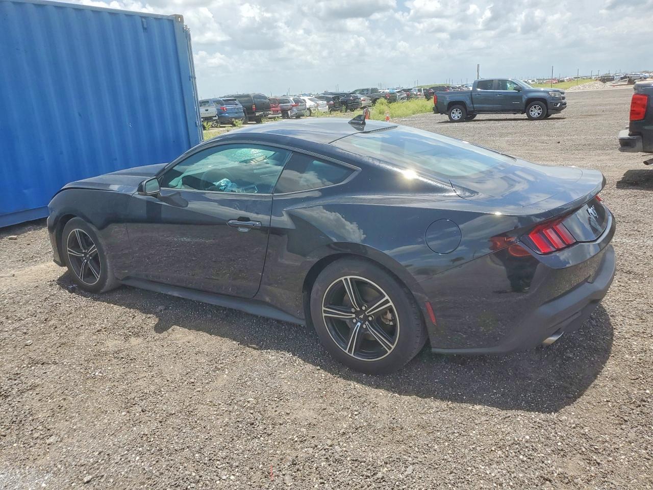2024 Ford Mustang - zdjęcie 2