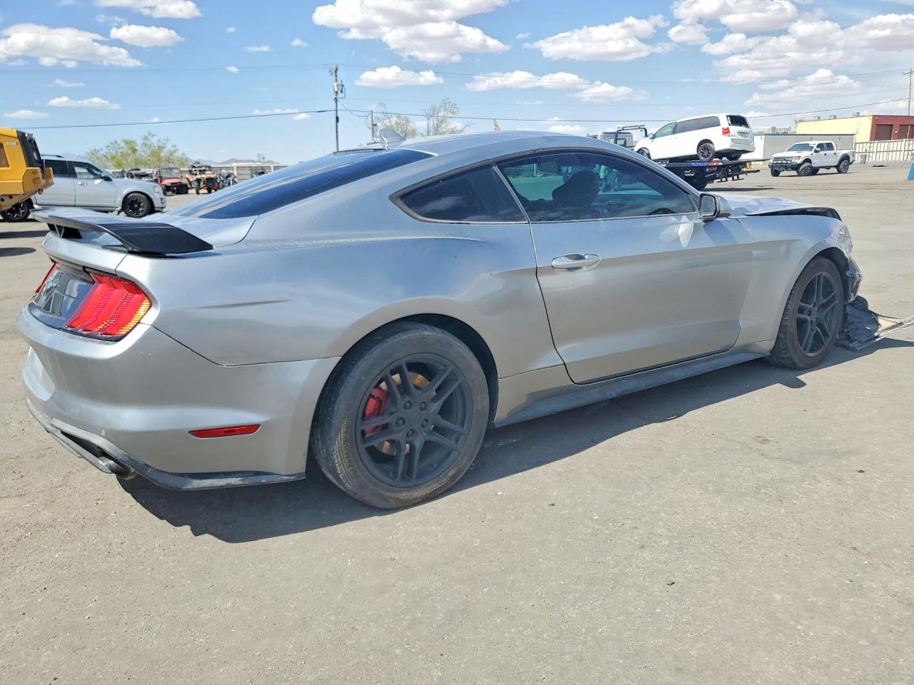 2022 Ford Mustang - zdjęcie 3