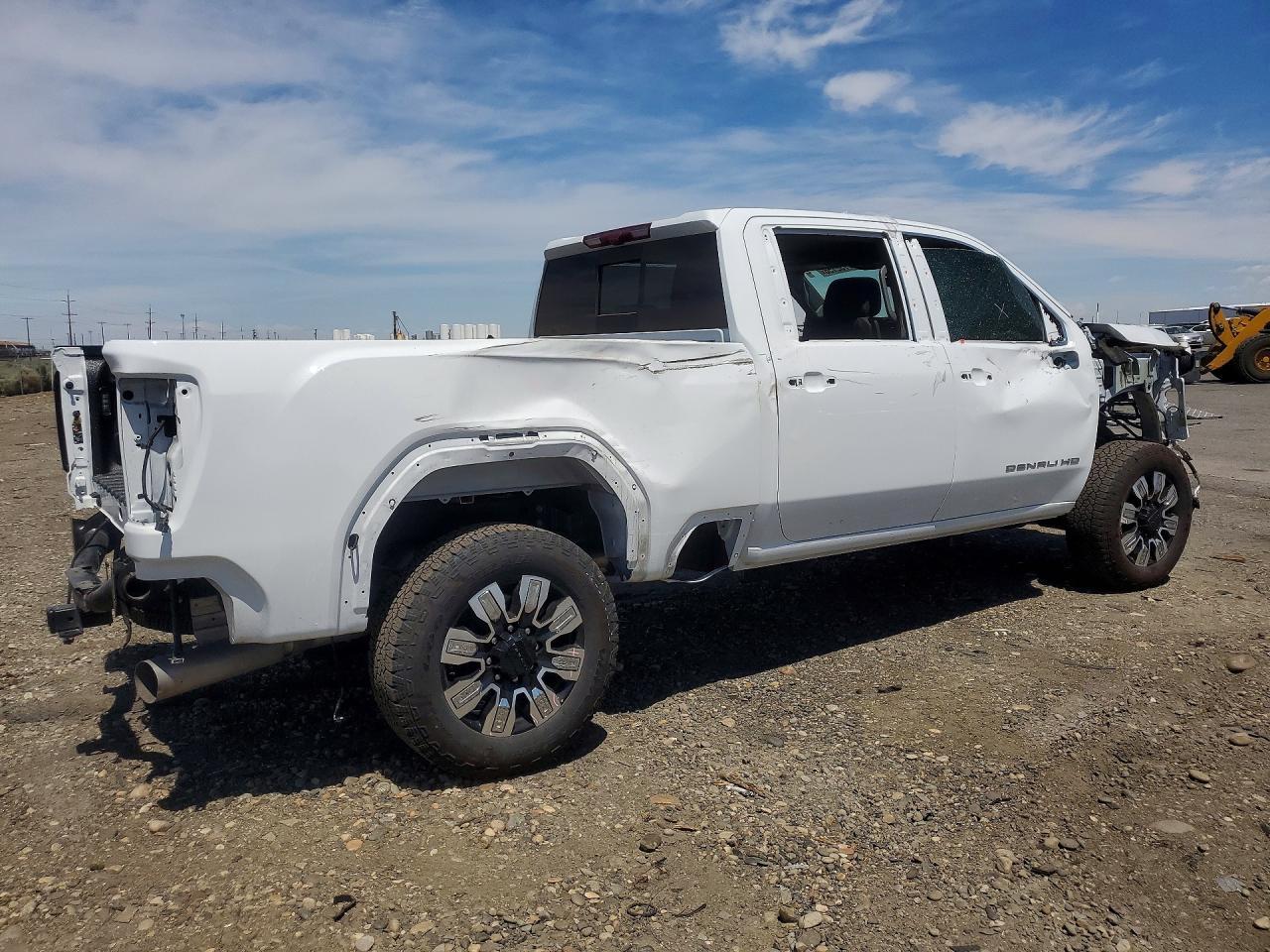 2025 GMC Sierra K3500 Denali - zdjęcie 3