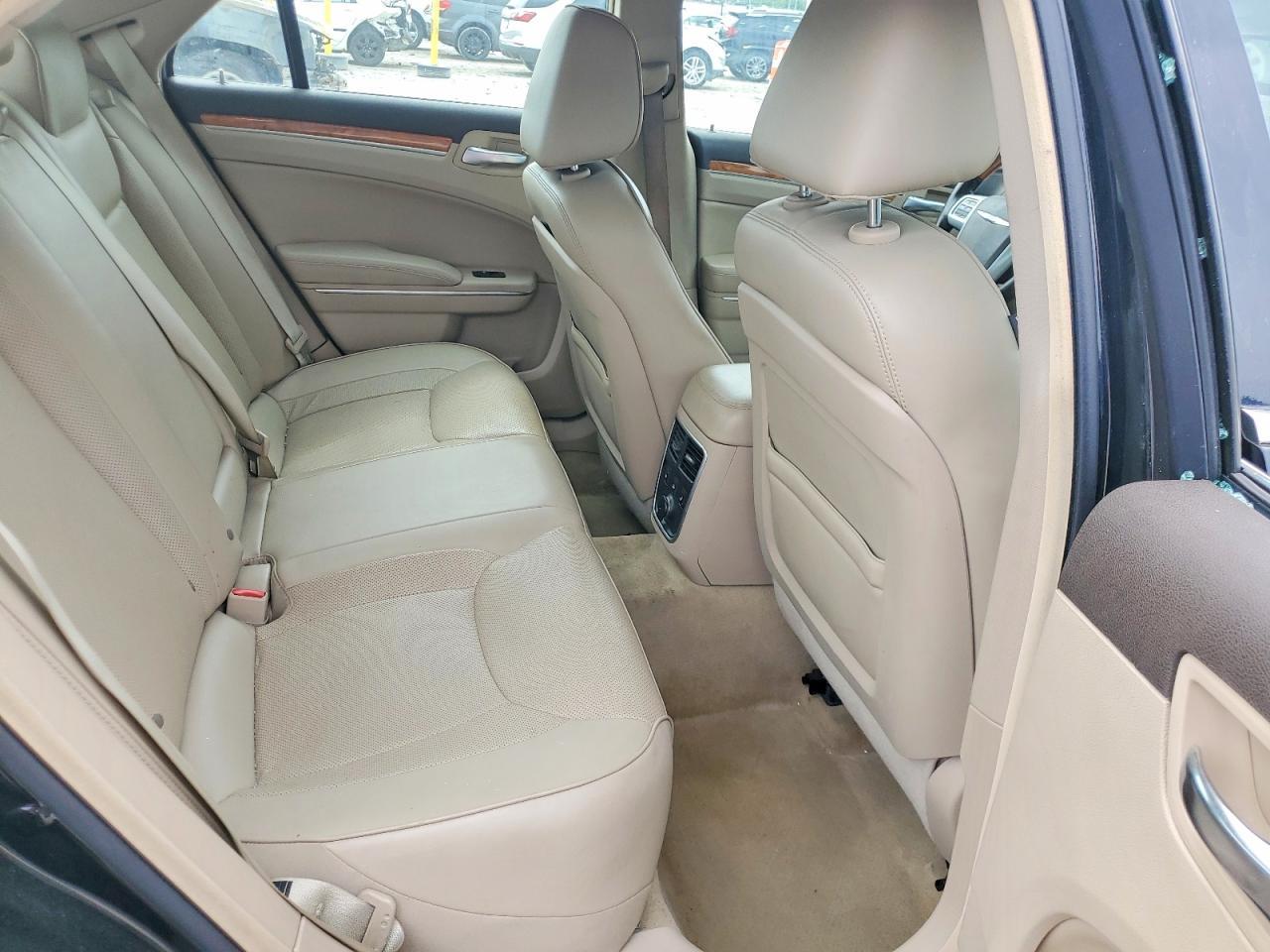 2014 Chrysler 300C - zdjęcie 10