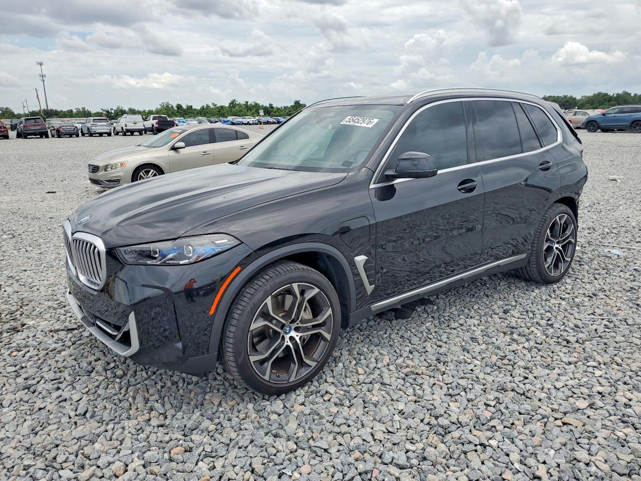 2025 BMW X5 xDrive50E - zdjęcie główne