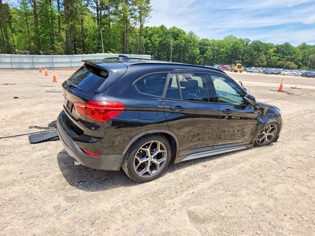 2017 BMW X1 Sdrive28I - zdjęcie 3