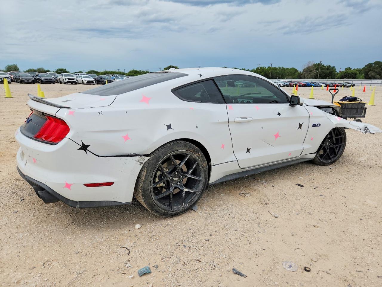 2020 Ford Mustang Gt - zdjęcie 3