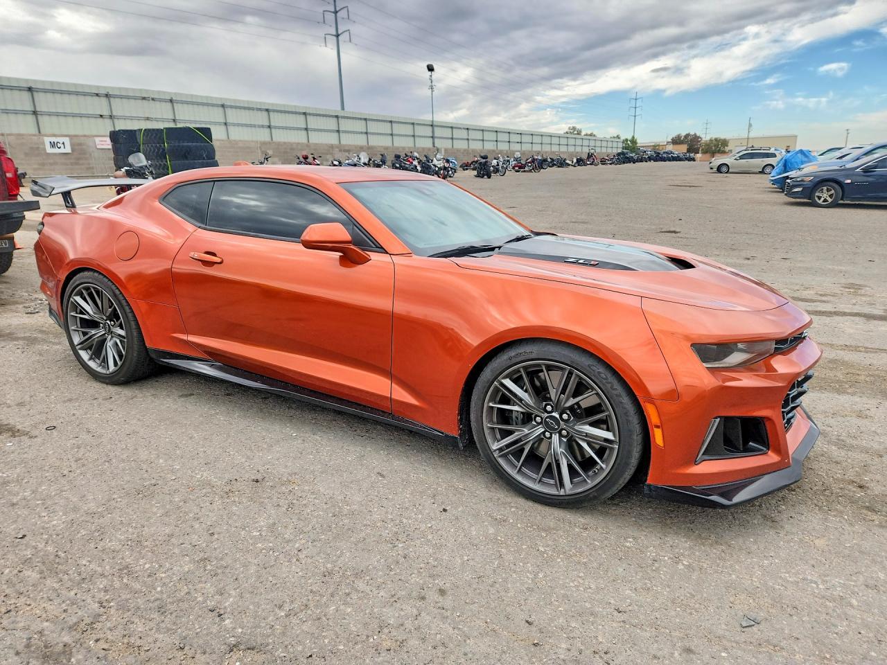 2022 Chevrolet Camaro Zl1 - zdjęcie 4