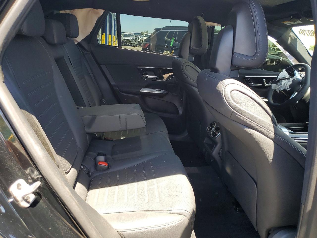 2026 Mercedes-Benz Glc 300 4Matic - zdjęcie 11