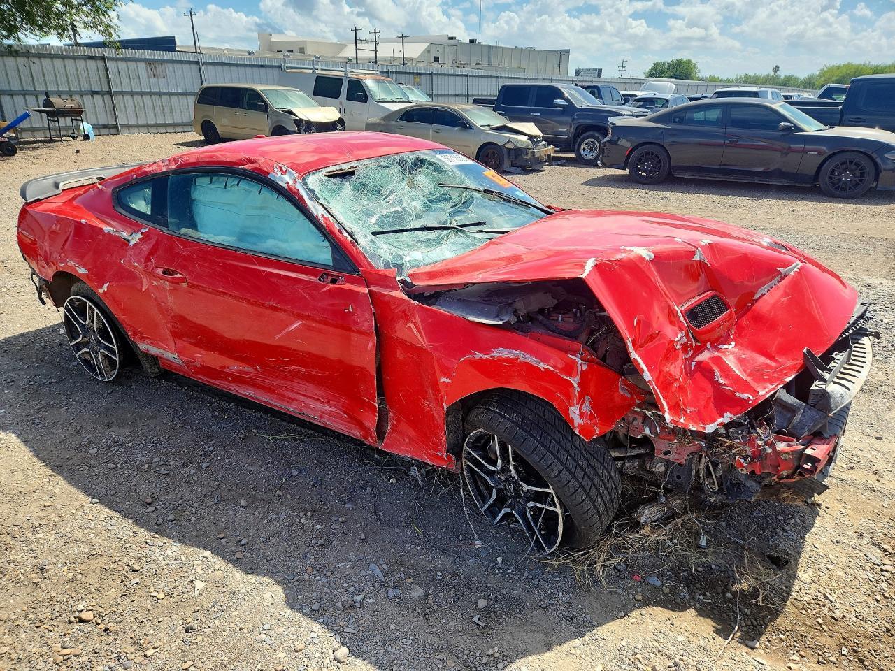 2020 Ford Mustang - zdjęcie 4