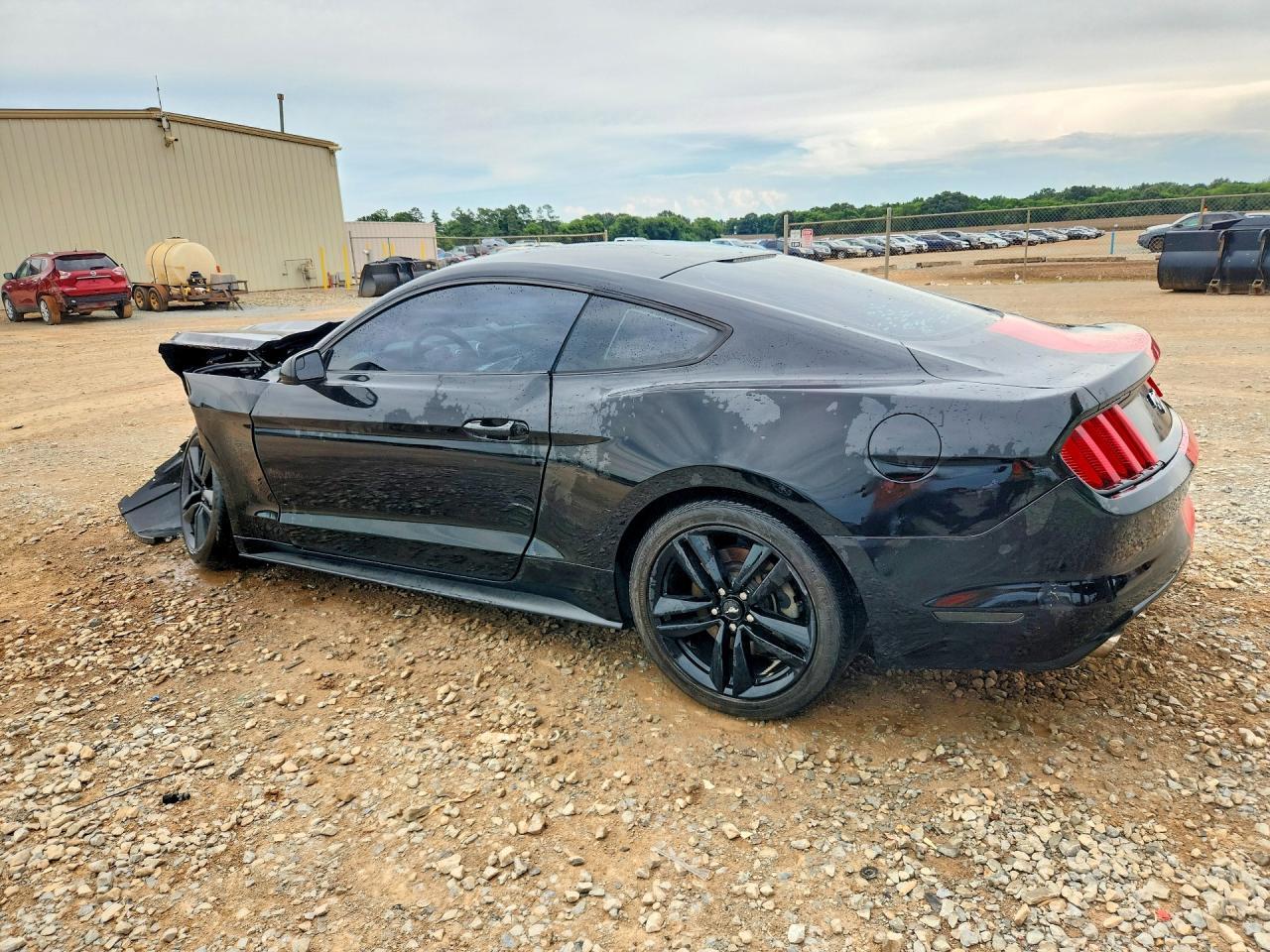 2017 Ford Mustang - zdjęcie 2