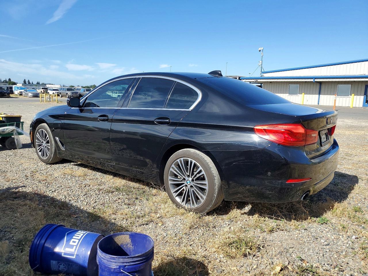 2020 BMW 530E - zdjęcie 2