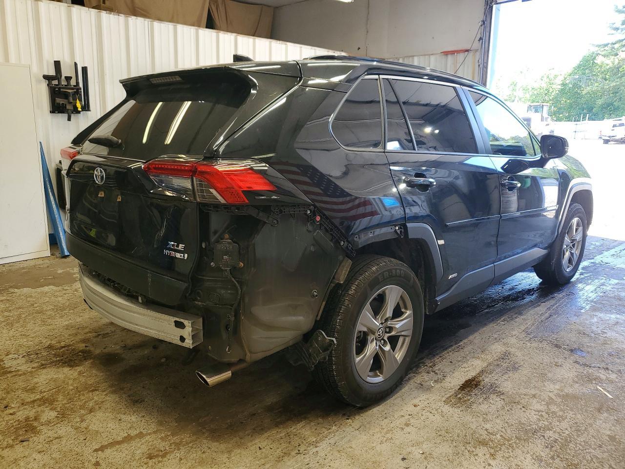 2023 Toyota Rav4 Hybrid Xle - zdjęcie 3
