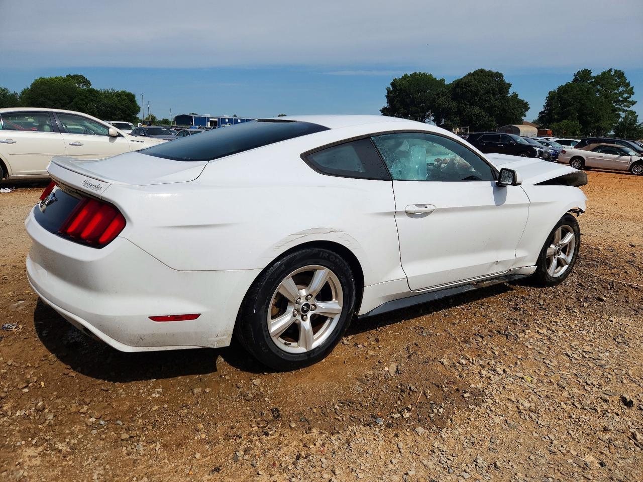 2015 Ford Mustang - zdjęcie 3